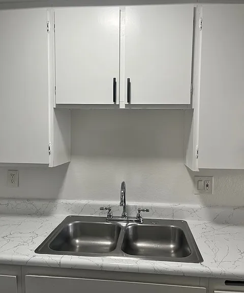 Stone Creek Apartments — Photo 16