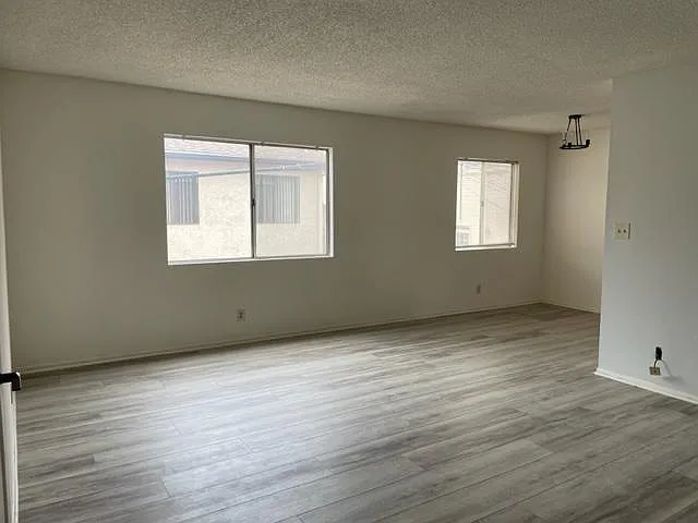 621 E Magnolia Blvd #12 — Photo 7