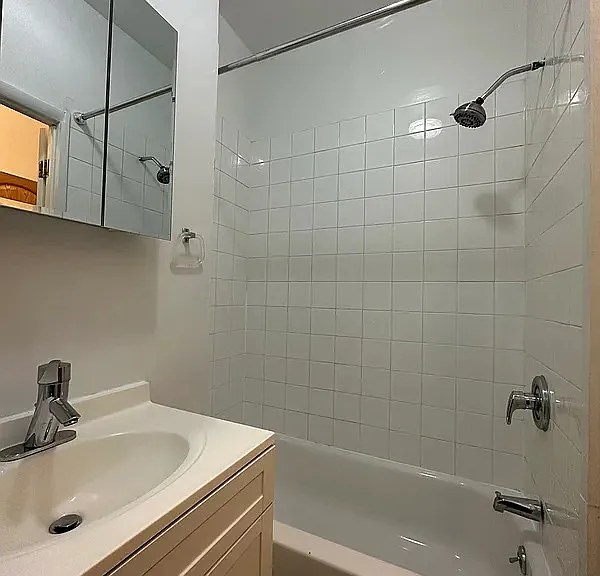 219 E 32nd St #2C — Photo 10