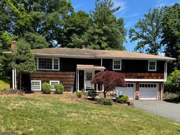 76 Cider Mill Rd, Hawthorne, NJ 07506