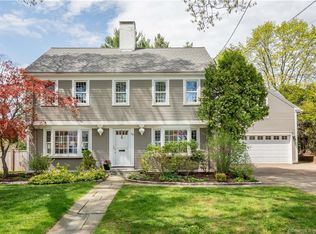 38 Hickory Ln, West Hartford, CT 06107