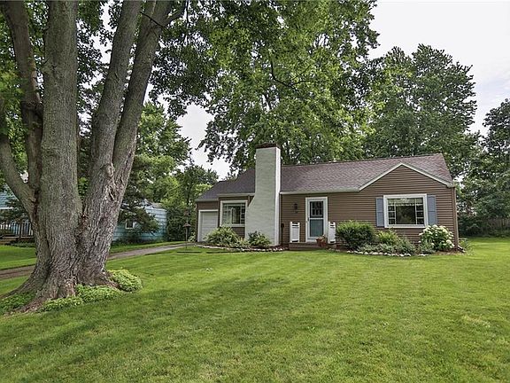 2nd image of 16 Meadow View Dr