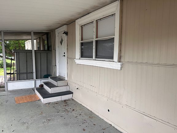 3rd image of 5841 Sussex Dr