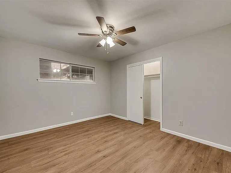 8423 Cadenza Ln — Photo 31