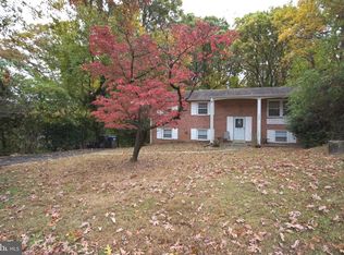 9921 Woodrow St, Vienna, VA 22181