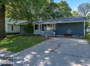 807 Buchanan Ave, Wapello, IA 52653