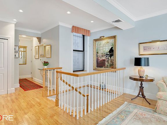 4th image of 446-448 W 47th St #1D