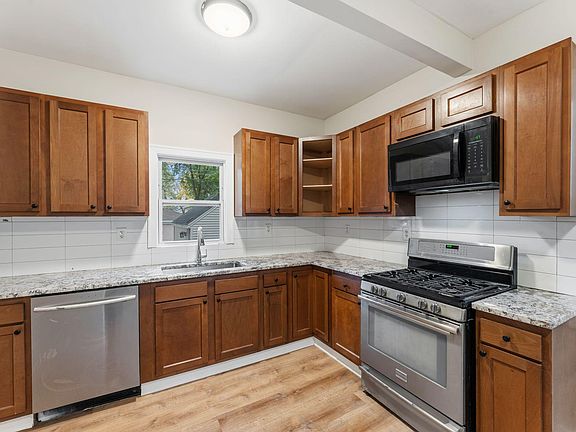 2nd image of 1223 Reaney Ave