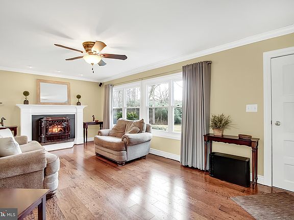2nd image of 102 Woodland Dr
