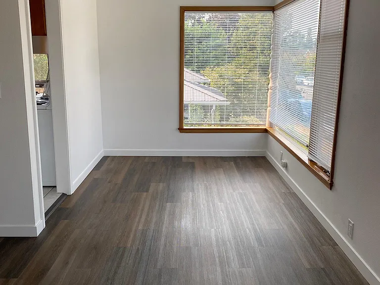 4217 E McGilvra St #6 — Photo 2