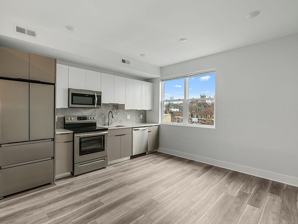 1st image of 3847 Wallace St #4