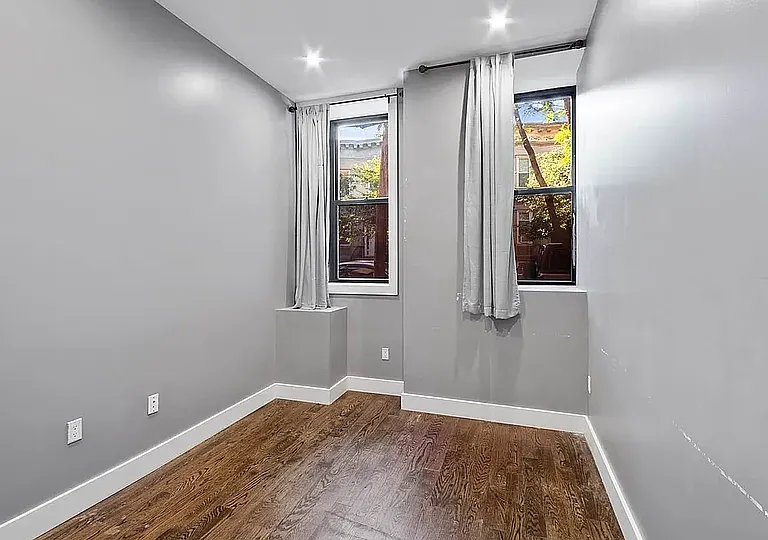 6015 Myrtle Ave #B — Photo 5