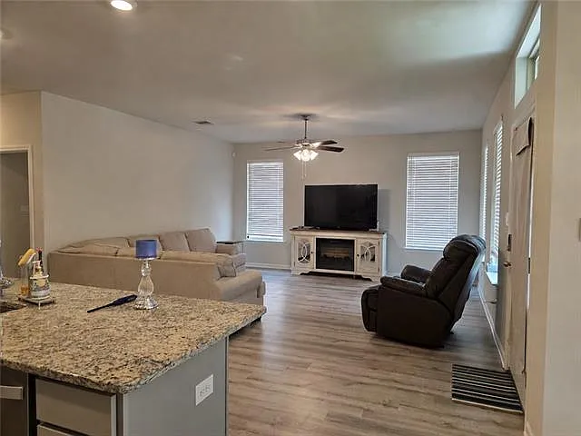 109 Oak Landing Ln — Photo 5