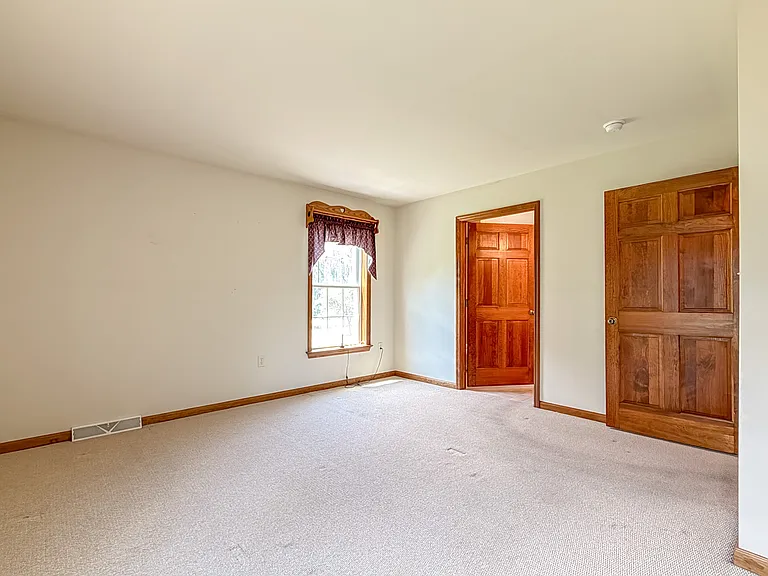 1387 Sheep Hill Rd — Photo 16