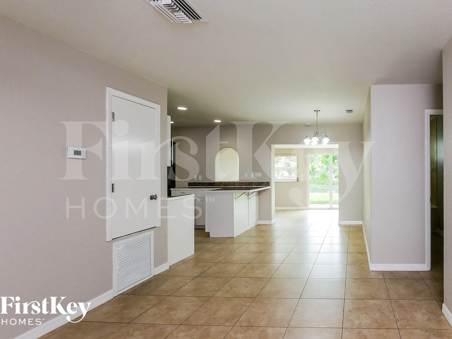 3 bed, 2.0 bath, 1233 sqft, $2,610 — Photo 4