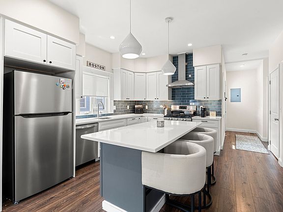 2nd image of 109 Thomas Burgin Pkwy #1
