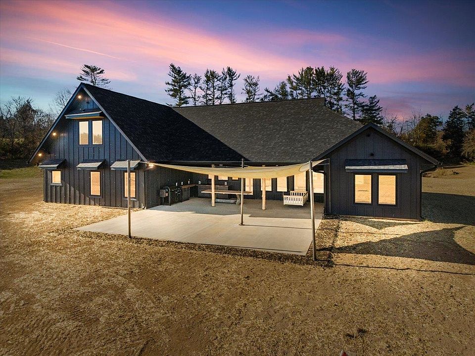 7194 Gate 10 Rd, Fairlawn, VA 24141 | MLS #425852 | Zillow
