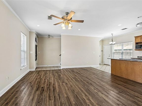 4th image of 804 N Woodlawn Ave