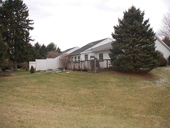 3rd image of 1 Fieldcrest Dr