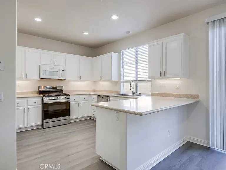 321 Riley Ct — Photo 19