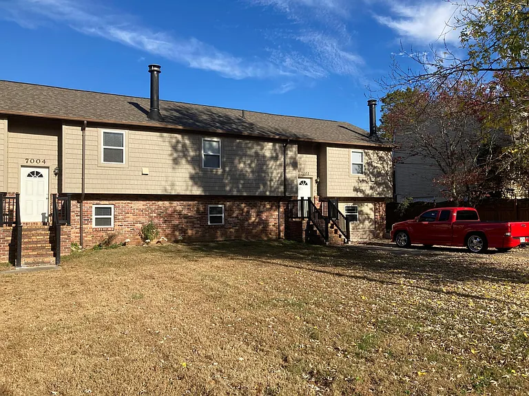7004 Buddy J Ln #7004 — Photo 3