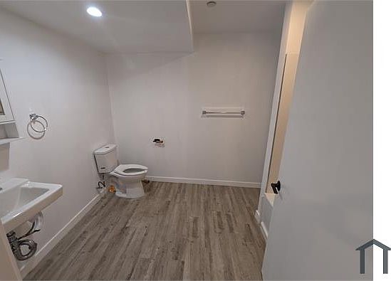 5th image of 1348 E 27th St
