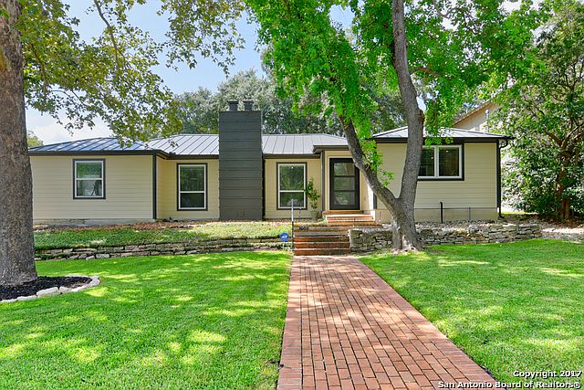 1st image of 208 Lilac Ln