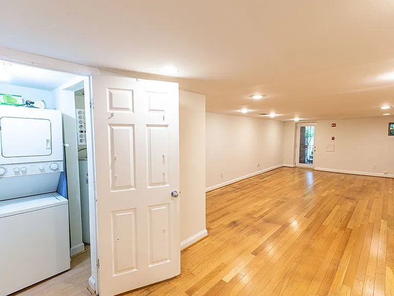 1350 Kenyon St NW — Photo 17