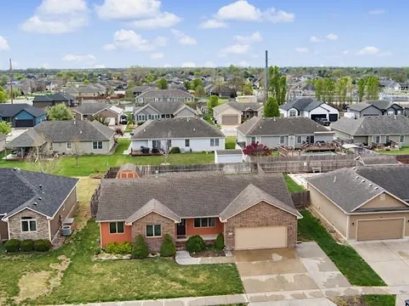 35 Wildcat Cir, Salina, KS 67401