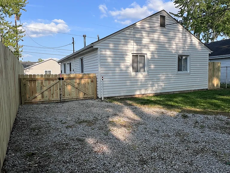623 S Logan St — Photo 7