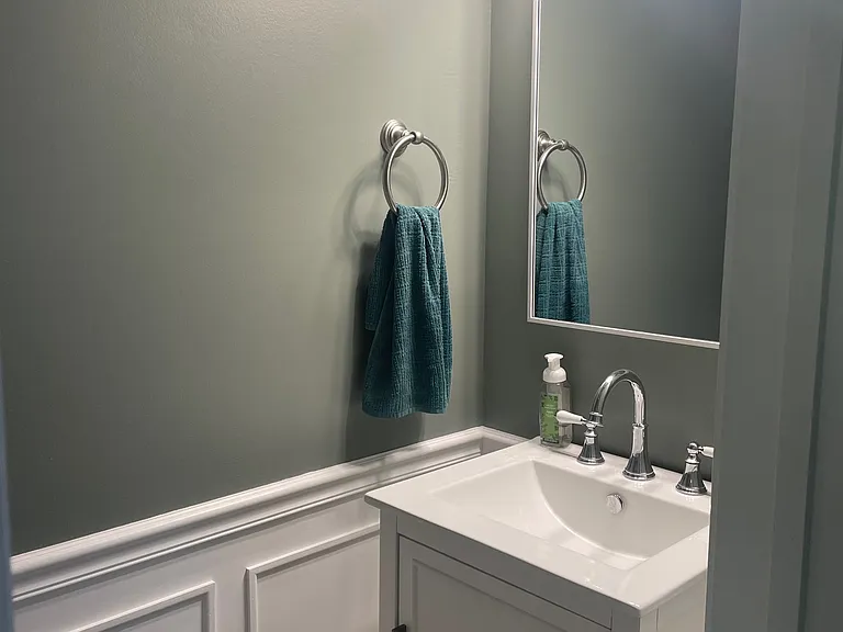 1655 Ashwood Ln — Photo 3