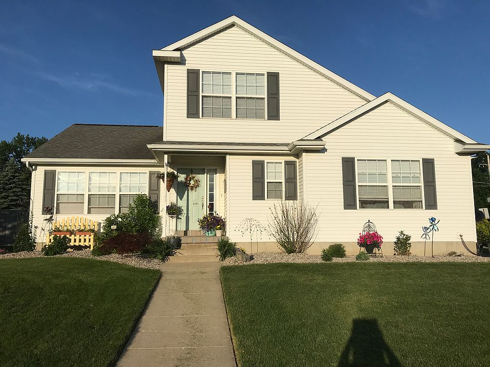 1st image of 1100 Lois Ln