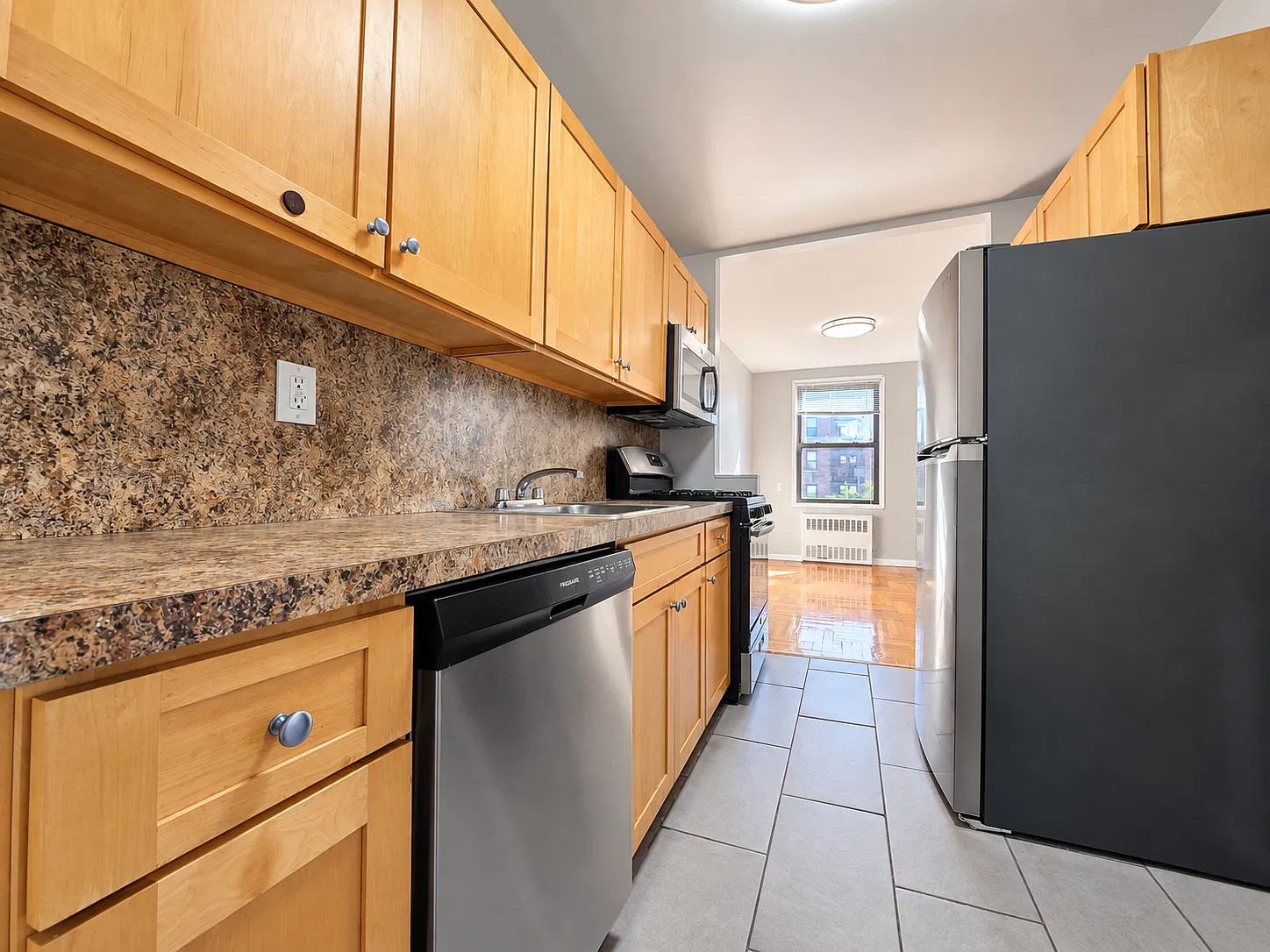 1 bed, $2,400 — Photo 4