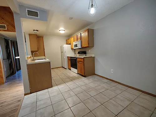 1075 S Elkhart Way #301 Photo 1