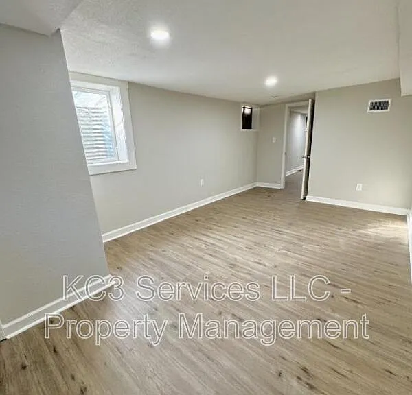 5940 E 136th St — Photo 23