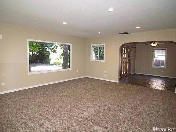 4th image of 1215 E Fairmont Ave