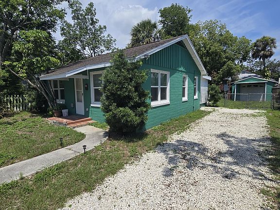2nd image of 160 Kingston Ave