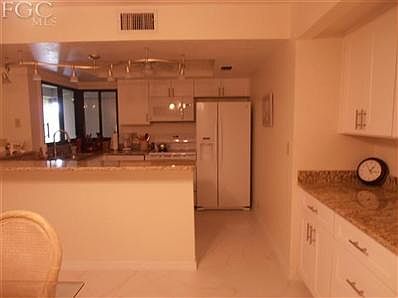 3rd image of 5865 Trailwinds Dr APT 626