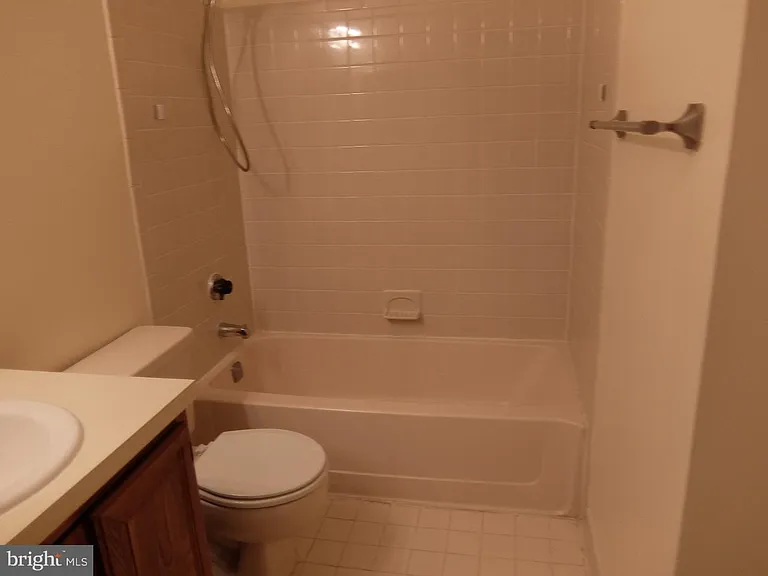4906 Ravens Crest Dr — Photo 9