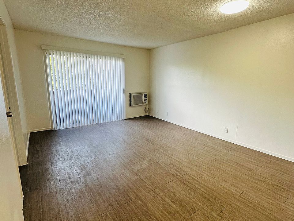 1st image of 4688 E Huntington Dr S #203