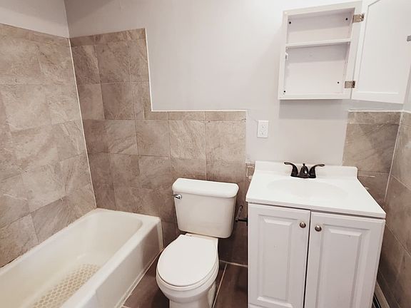 5th image of 212 Zabriskie St #2C