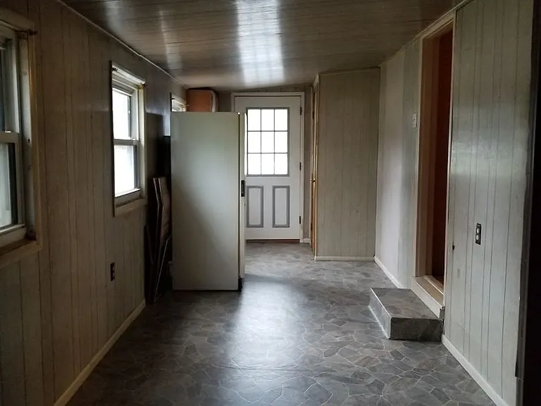 4603 Spruce Rd — Photo 3