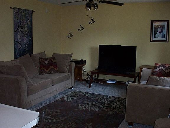 5th image of 3745 Amherst Dr