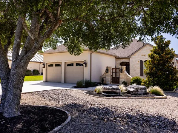 3116 Pinnacle Club Dr E, Kerrville, TX 78028