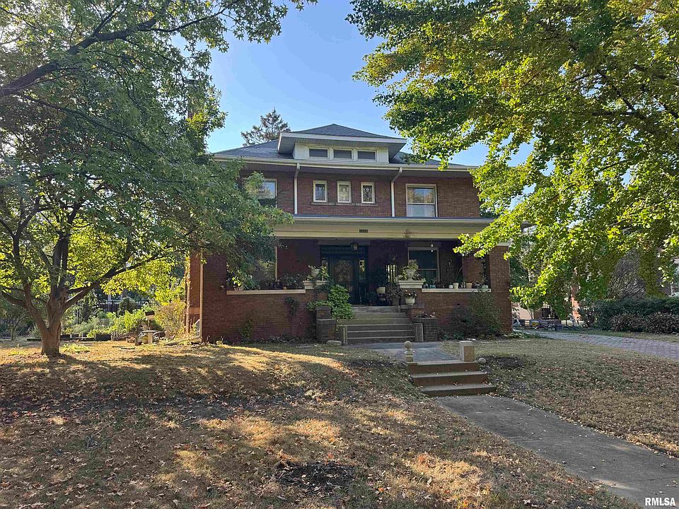 2nd image of 1313 N Institute Pl