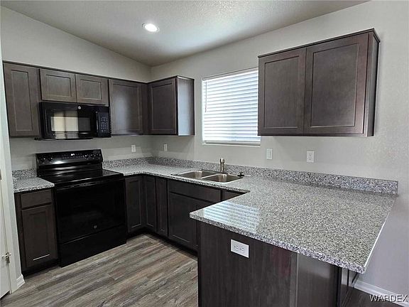 5th image of 2932 Hermosa Vis