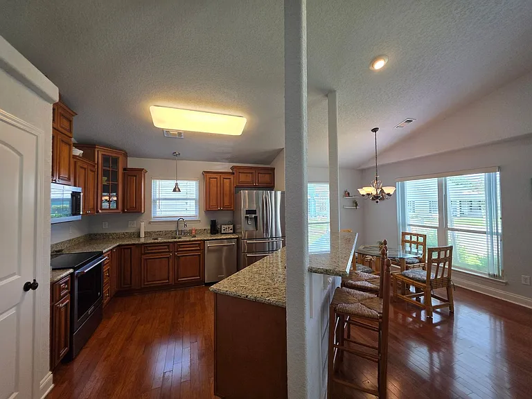 949 Osprey Ct — Photo 10