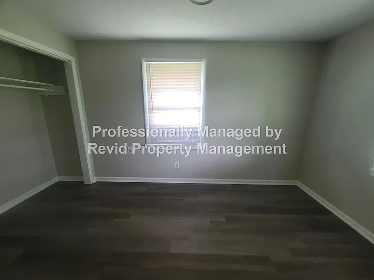 196 Ivan Rd — Photo 12