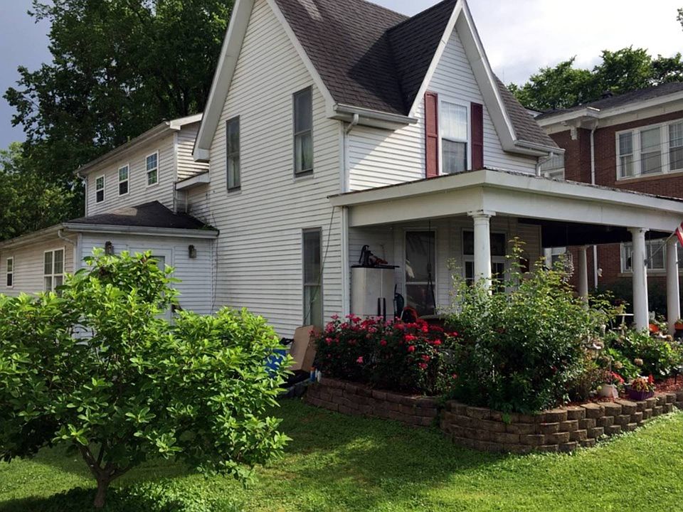 1st image of 61 E Main St