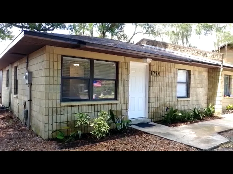 1714 SW 68th Ter